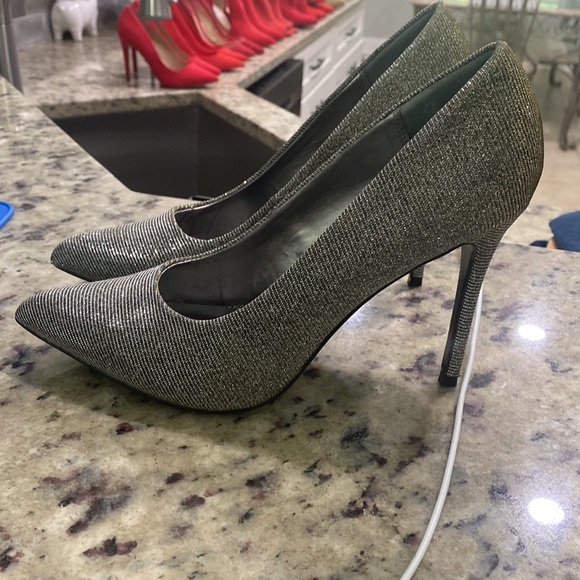 Heels - Picture 2 of 4